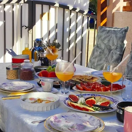 Apartment Debora Sa Privatnim Bazenom *