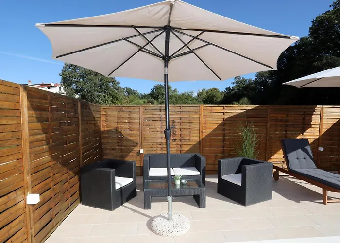 Debora Sa Privatnim Bazenom *