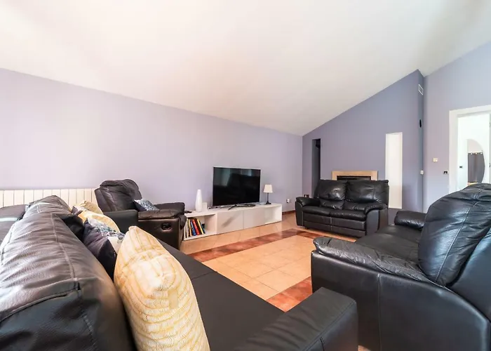 Debora Sa Privatnim Bazenom Apartment