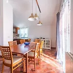 Apartment Debora Sa Privatnim Bazenom Pula