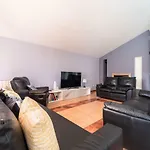 Debora Sa Privatnim Bazenom Apartment