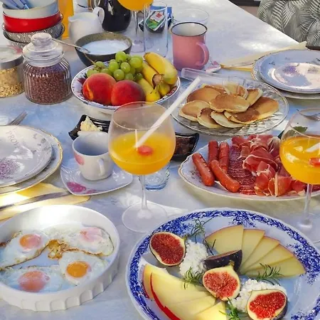 Debora Sa Privatnim Bazenom * Pola