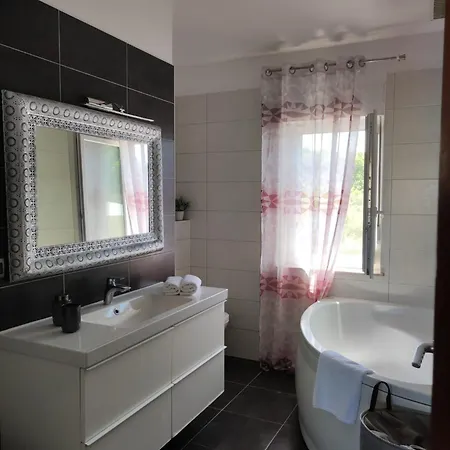 Debora Sa Privatnim Bazenom Apartment