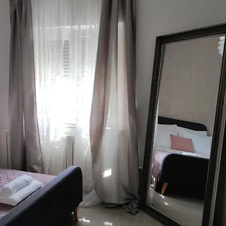 Debora Sa Privatnim Bazenom *