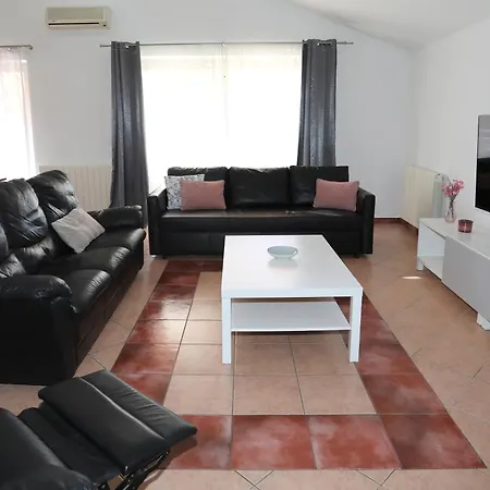 Apartamento Debora Sa Privatnim Bazenom *