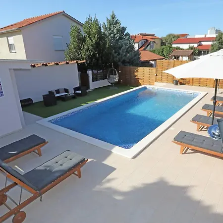 Appartamento Debora Sa Privatnim Bazenom *