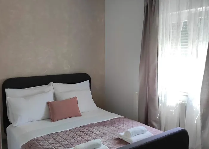 Daire Debora Sa Privatnim Bazenom Pula