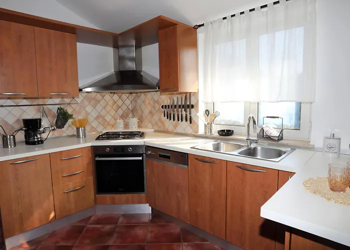 Debora Sa Privatnim Bazenom Apartman *