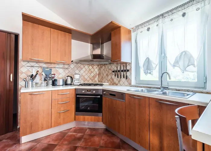 Debora Sa Privatnim Bazenom Apartman *