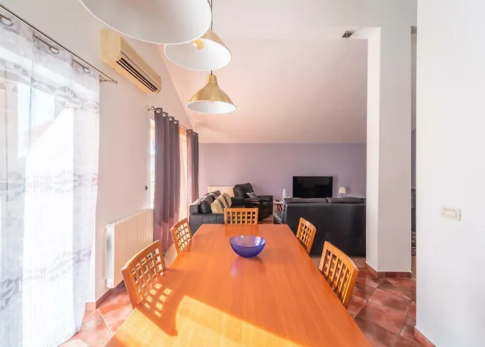 Debora Sa Privatnim Bazenom Apartman Pula