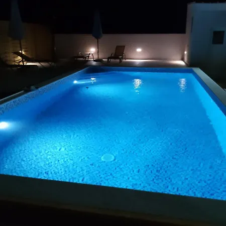 Lejlighed Debora Sa Privatnim Bazenom