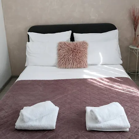 Lejlighed Debora Sa Privatnim Bazenom Pula