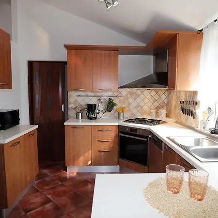 Debora Sa Privatnim Bazenom Lejlighed Pula