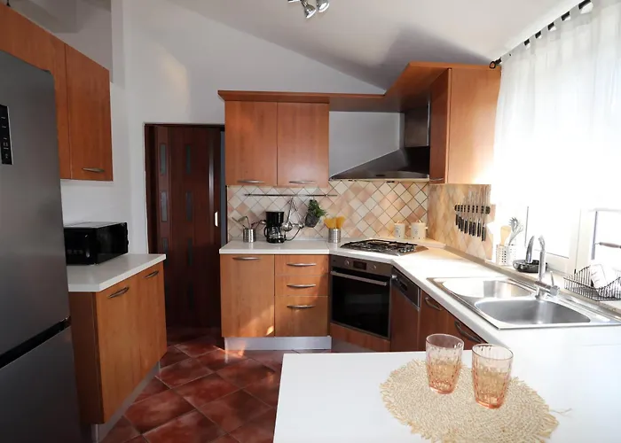 Debora Sa Privatnim Bazenom דירה פולה